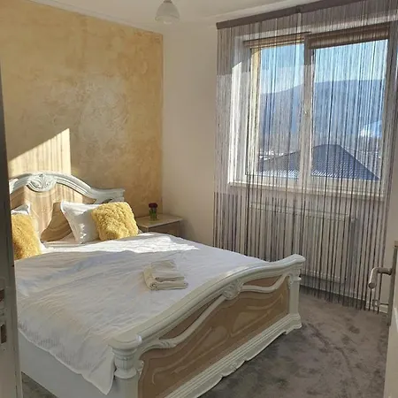 Apartament Tiron In Centru Orasului Gura Humorului Exterior photo